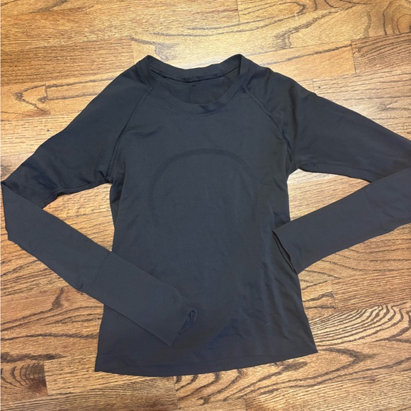 Lululemon align size 4 
Shorter length - Picture 1 of 2
